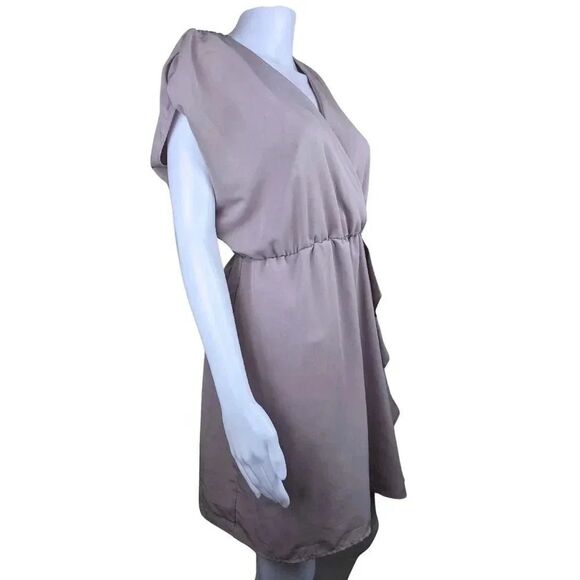 H&M Size 6 Small Light Pink V Neck Short Sleeve Ruffle Elastic Waist Midi Dress - Picture 5 of 8